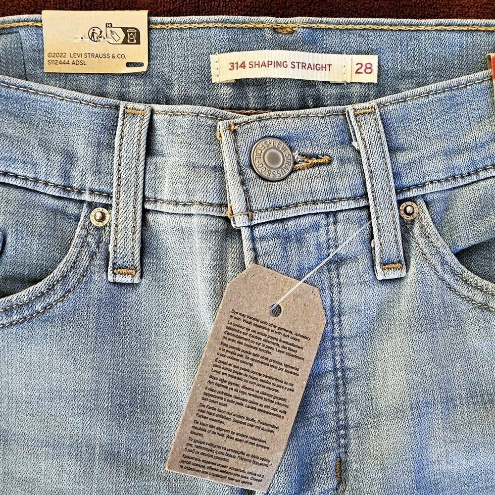 NWT Authentic Womens Levi's 314 Shaping Straight Jeans Slate Era Size 28 x 32